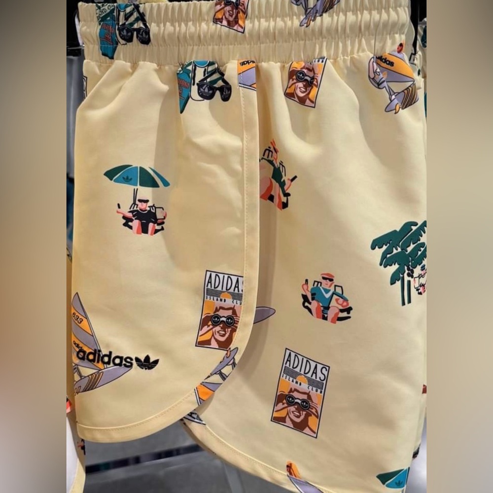 Adidas Womens Butter Yellow Originals Graphic Shorts•Beach•Retro•summer•80’s•XS - Picture 2 of 16